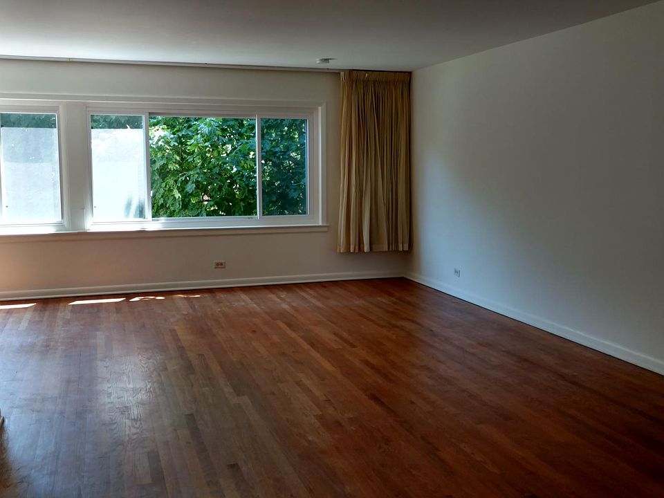 looking into the living room from the entry way
