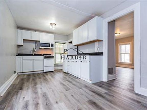 2nd image of 1513 Whitewater Ave #0