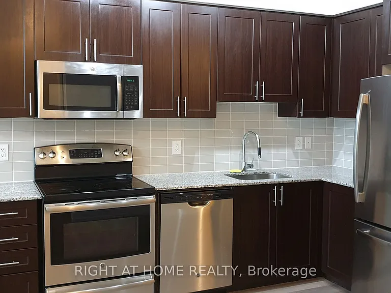 7165 Yonge St #317 — Photo 4