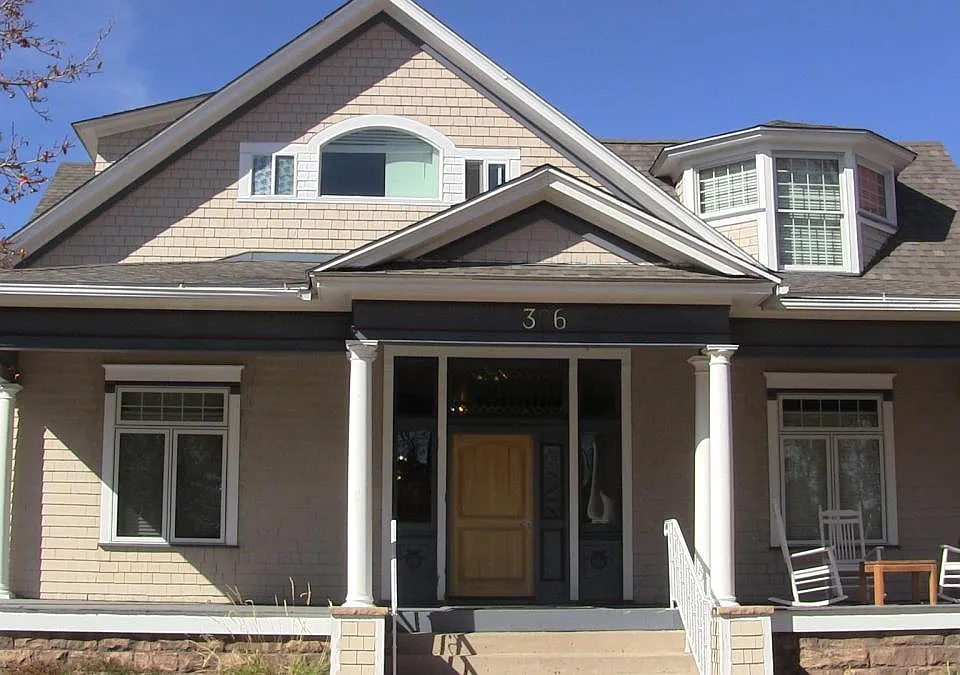 306 N Cascade Ave #11