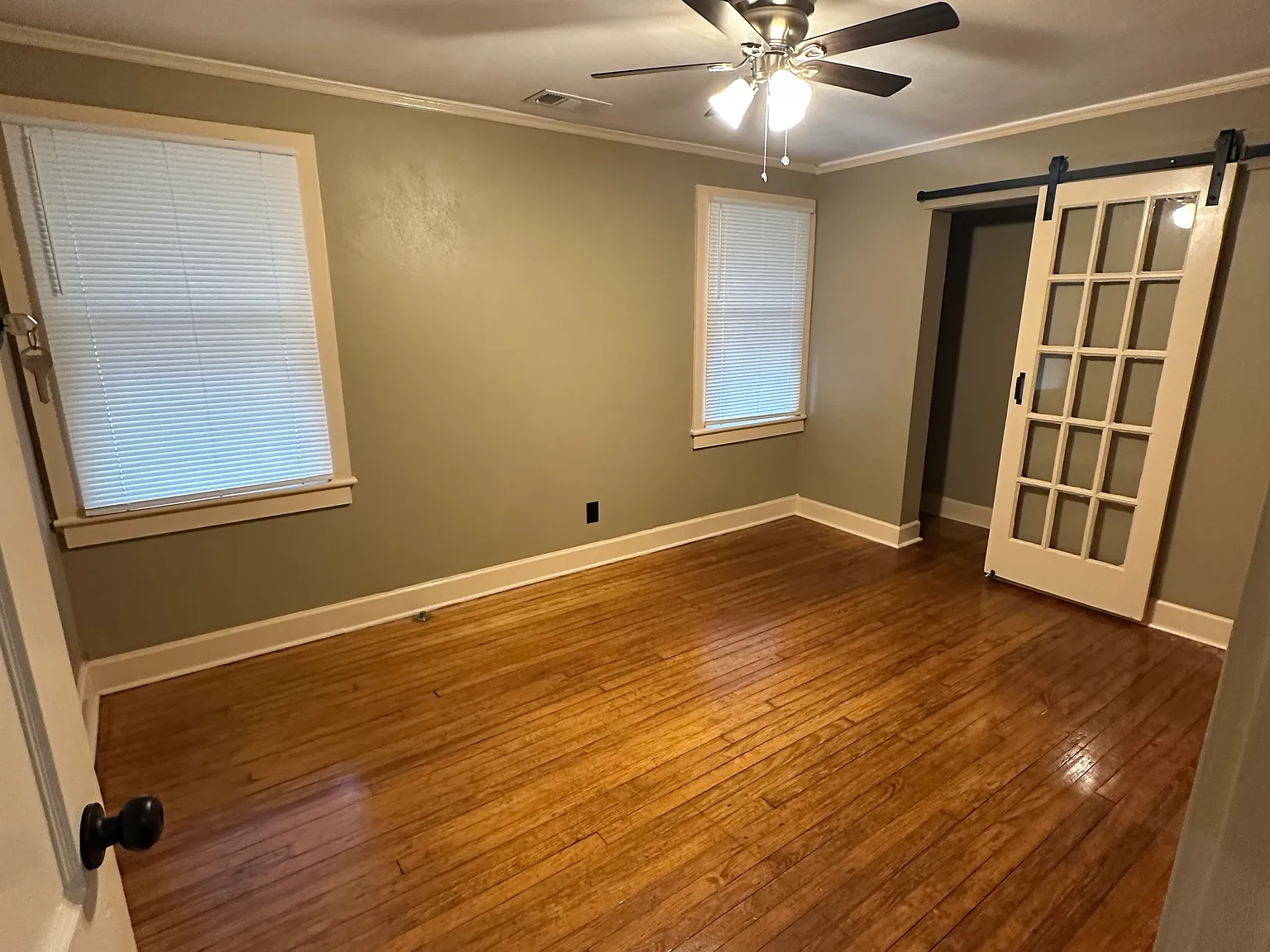 4 bed, 1484 sqft, $2,650 — Photo 2