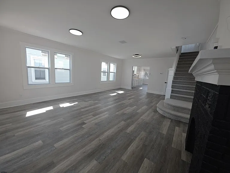 346 N Delaware Ave — Photo 8