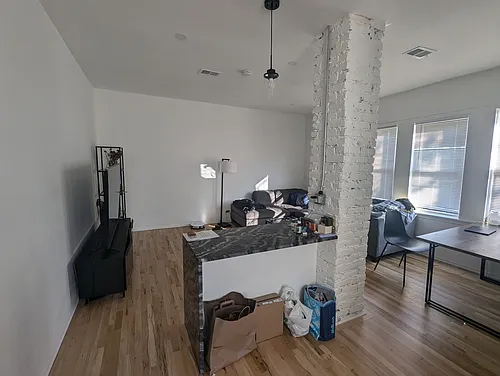 2470 N Clybourn Ave Photo 1