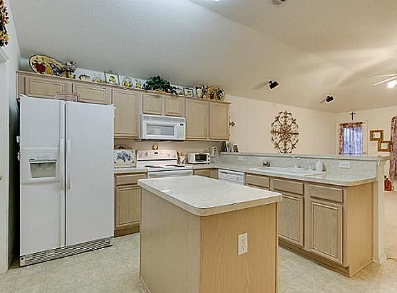 5th image of 1031 Carlsbad Dr