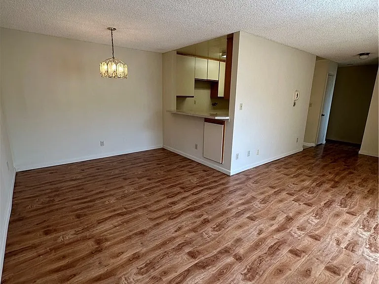 420 Milford St #F — Photo 12