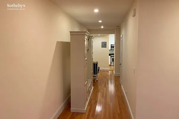 Rented by Sotheby's International Realty | media 7