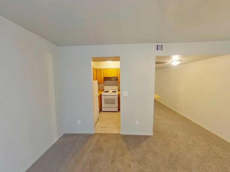 1640 Athol Ave — Photo 12