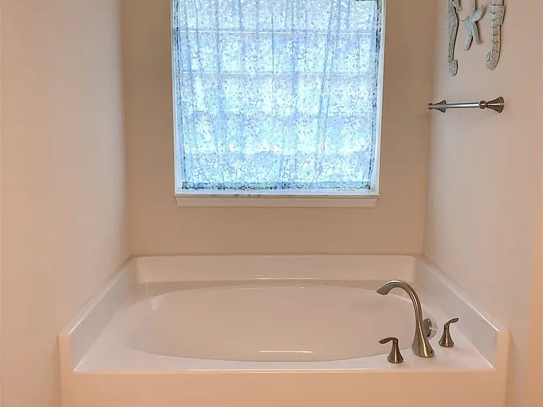 3273 SW Rosser Blvd — Photo 24