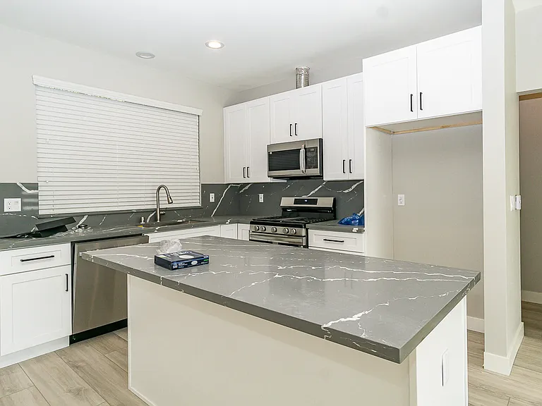 5671 Kingman Ave #B — Photo 5