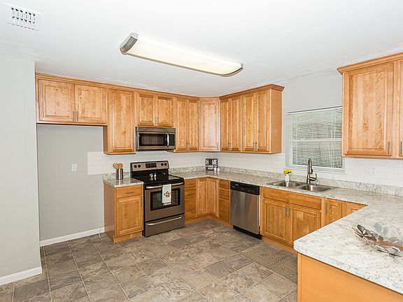 4th image of 1356 Lake Bonny Dr W