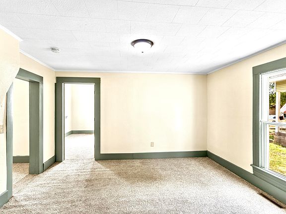 3rd image of 906 E Cale Street