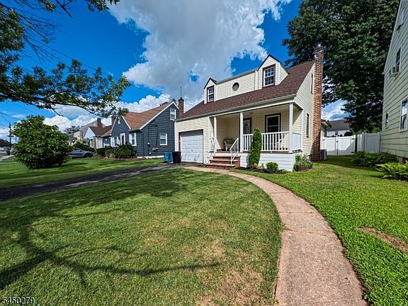 3rd image of 621 Palisade Rd