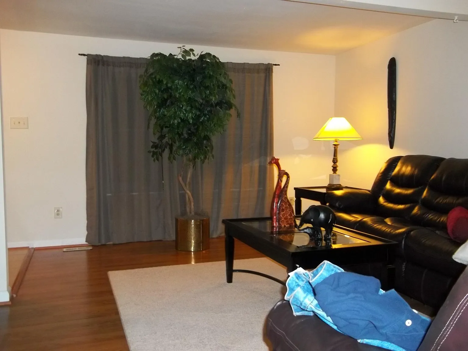 3 bed, 2.5 bath, 1820 sqft, $2,500 — Photo 3