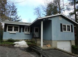 220 Lake Shore Rd, Putnam Valley, NY 10579