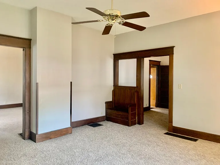 251 E Main St — Photo 5
