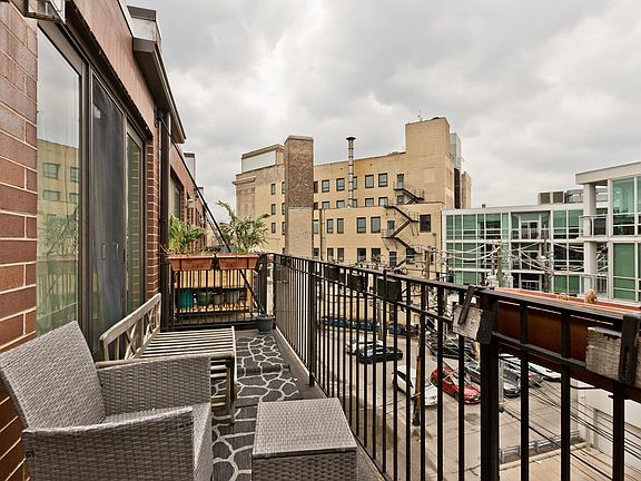 4th image of 1240 N Milwaukee Ave #F4