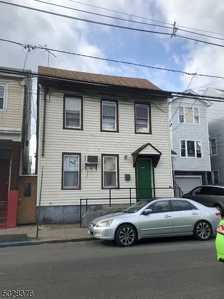 528 Summer St photo 1