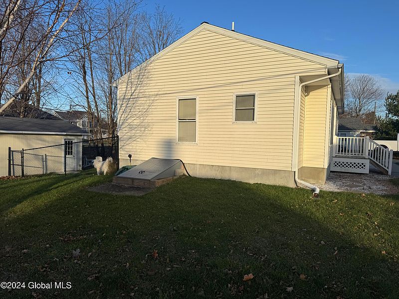 4th image of 16 Williams Street