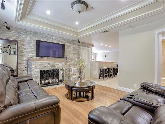 5th image of 446 N Bayview Ave