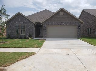6137 Limerick, Fayetteville, AR 72704