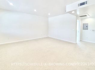 7514 Haskell Ave #302, Van Nuys, CA 91406