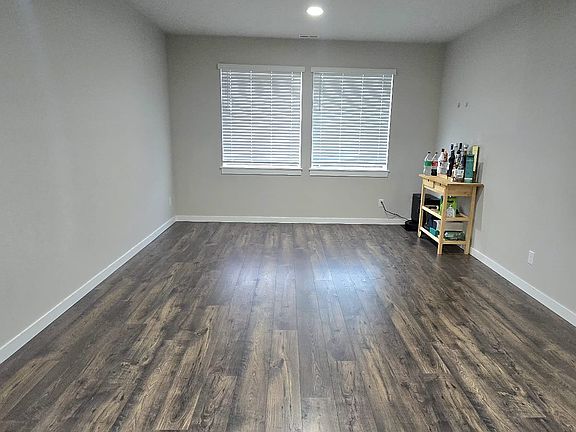 Formal Sitting room/multi purpose space!