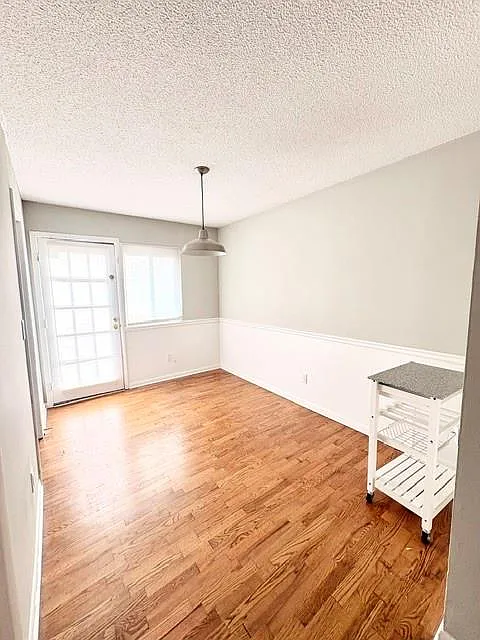 2 bed, 1.5 bath, 1064 sqft, $2,000 — Photo 4