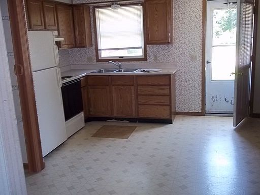2nd image of 302 Lincoln St APT 3B*