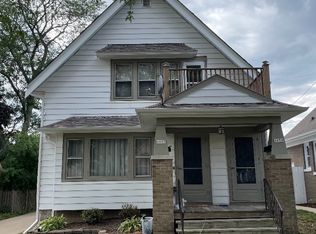 2657 N 70th St, Wauwatosa, WI 53213