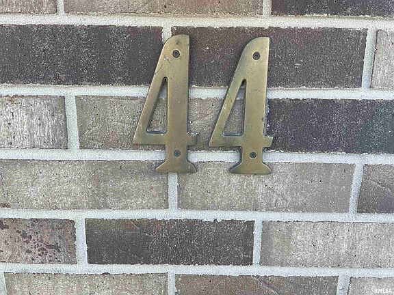 2nd image of 44 Brooke Cir #44