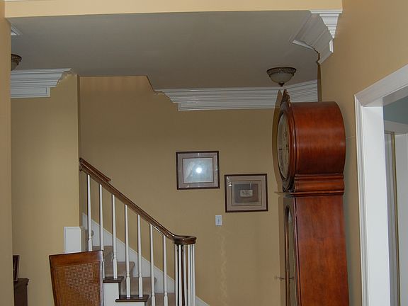 4th image of 2911 Madrey Ln SE