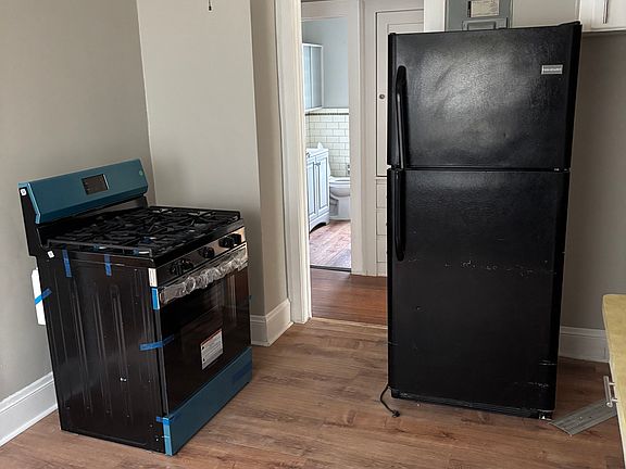 4th image of 18012 Hillgrove Ave Unit 1