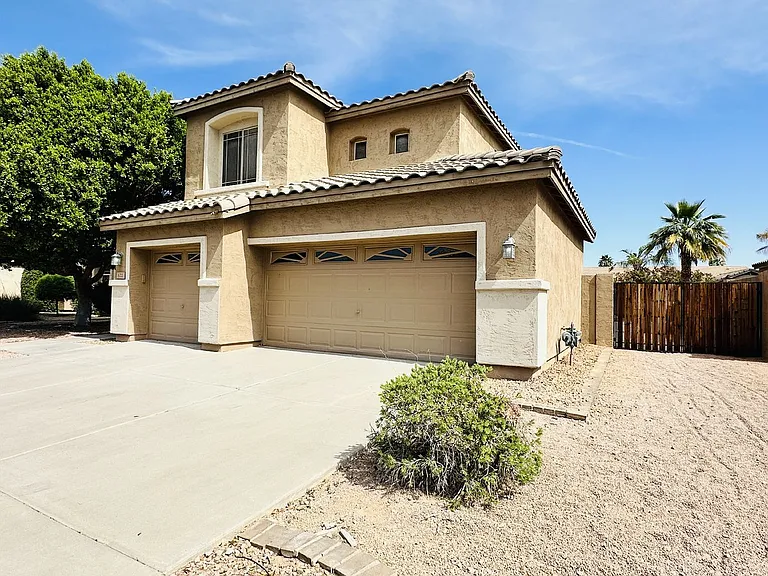 672 W Raven Dr — Photo 24