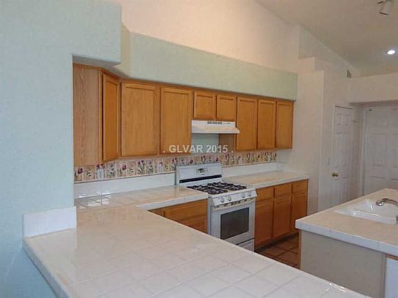 4th image of 5009 Tropical Cliff Ave