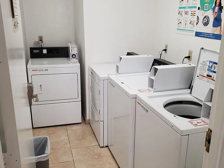 4031 McLaughlin Ave — Photo 15