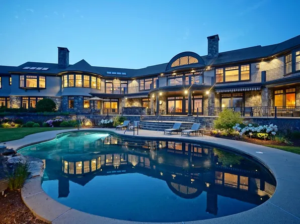 16 Atlantic Avenue, North Hampton, NH 03862