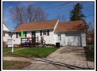 525 Washington St, New London, WI 54961