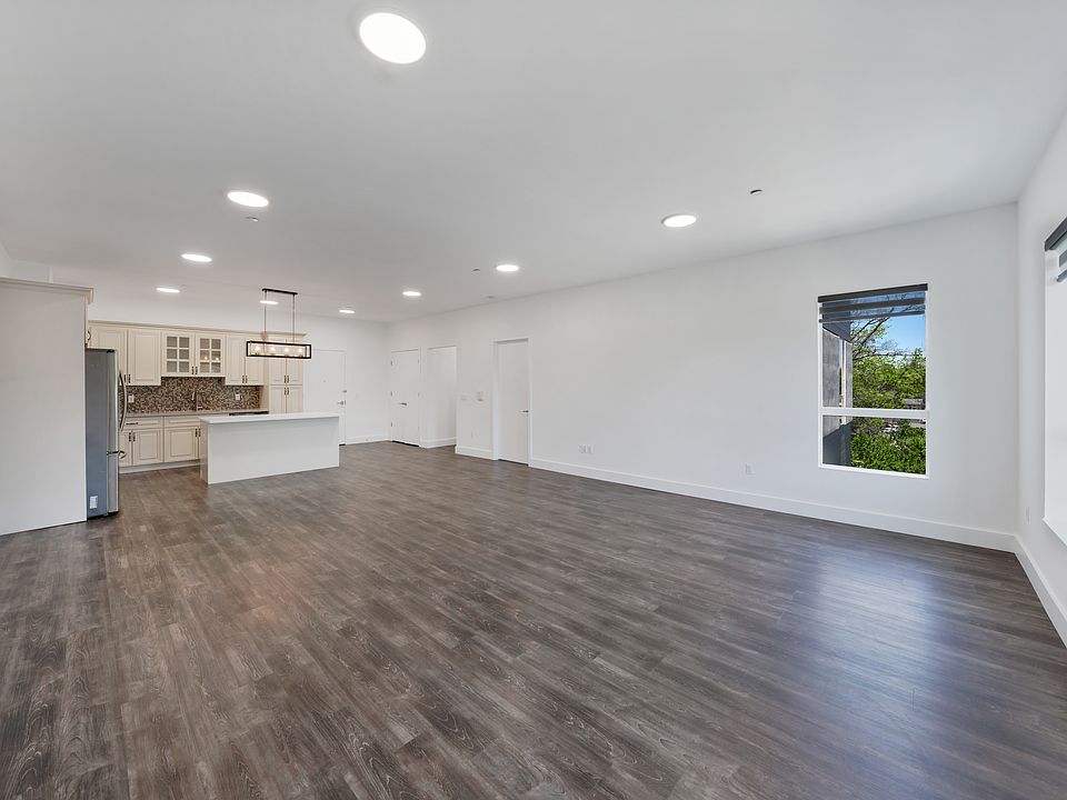 1st image of 1170 River Rd #1070