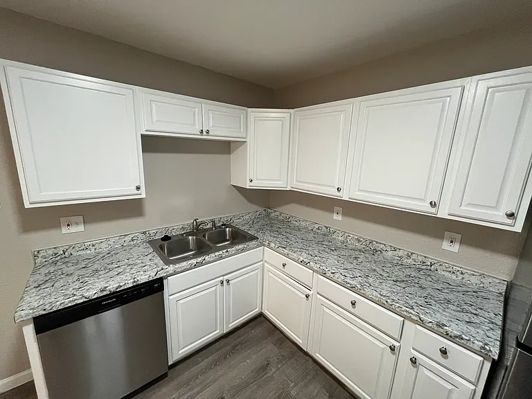 1227 S Montclair Ave — Photo 8