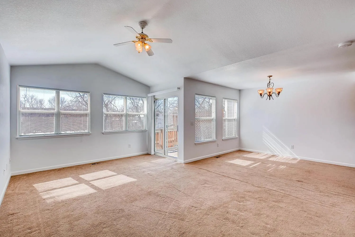 2 bed, 1.5 bath, 2000 sqft, $2,495 — Photo 2