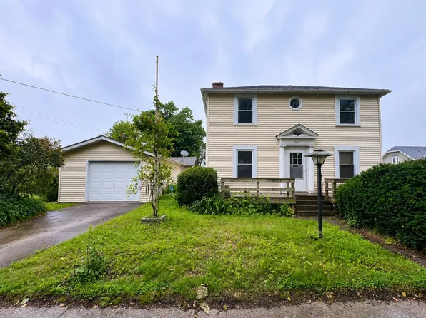 2515 Sheridan Pl, Manitowoc, WI 54220