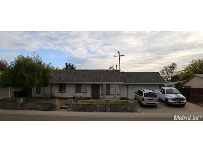 450 Silver Park Ave photo 1