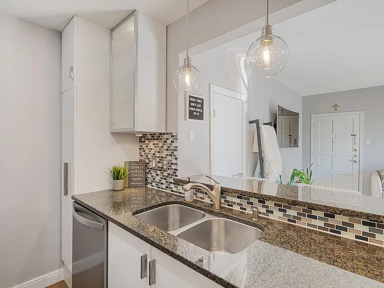 4211 Holland Ave #211 — Photo 7