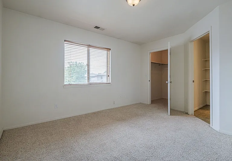 2475 Theresea Ln — Photo 7