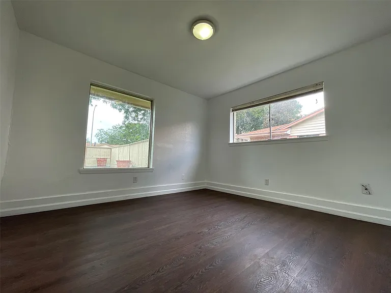 4803 Geraldine St — Photo 23