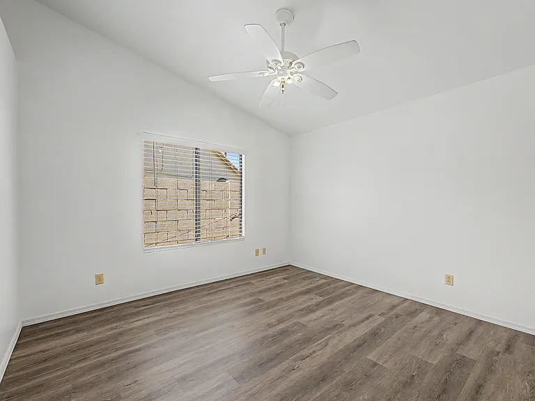 3103 N Meadow Ln — Photo 26