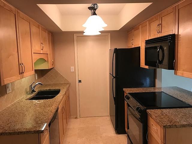 Kitchen, door to Laundry