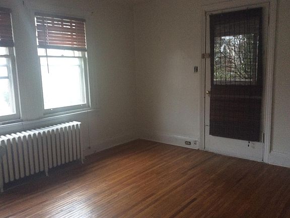 Front room leading to balcony