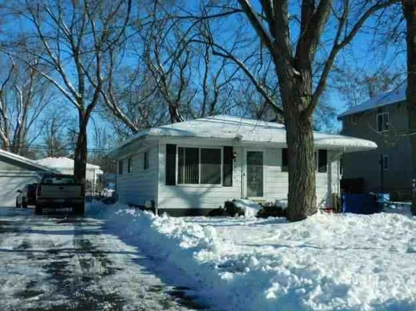 6426 Cloverton Dr, Waterford, MI 48329