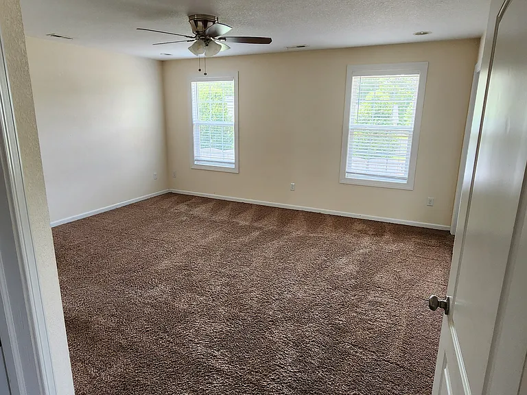 125 Bay Leaf Dr — Photo 15